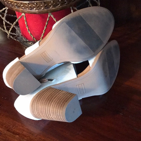 TOMS Cream Canvas Cross-Strap Block Heel Sandals - Picture 4 of 6